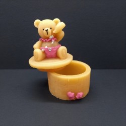 Boîte oursonne rose en cire d'abeille et peinte à la main