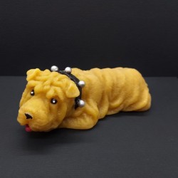 Figurine chien bouledogue en cire d'abeille