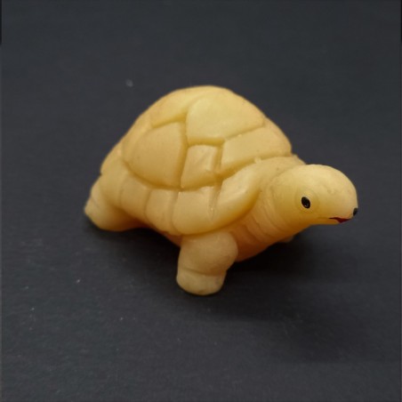 Figurine petite tortue en cire d'abeille