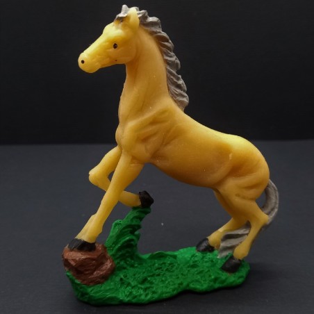 Figurine cheval majestueux en cire d'abeille