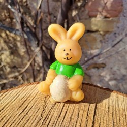 Figurine lapin et œuf en cire d'abeille