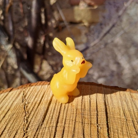 Figurine petit lapin debout en cire d'abeille