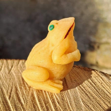 Figurine grenouille assise en cire d'abeille